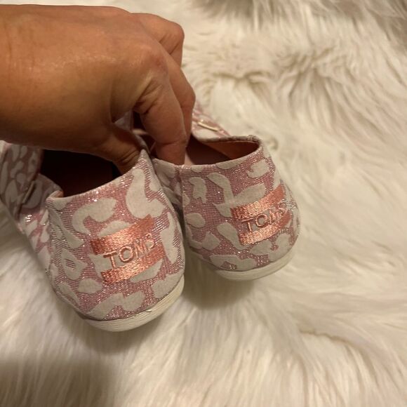 TOMS Coral almond flocked glitter cheetah Shoes Limited Edition - Picture 5 of 7